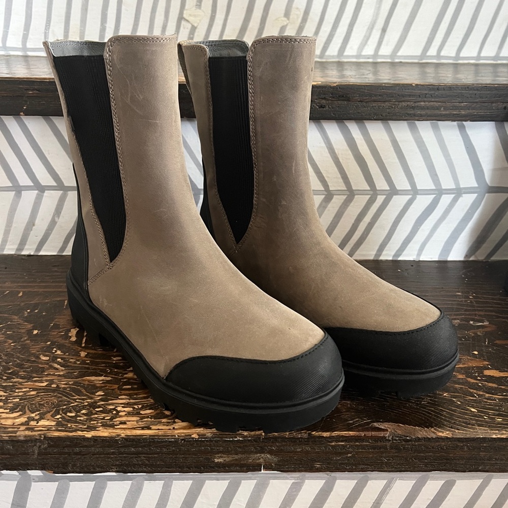 Bogs Women's Winter Boots - Brown and Black
